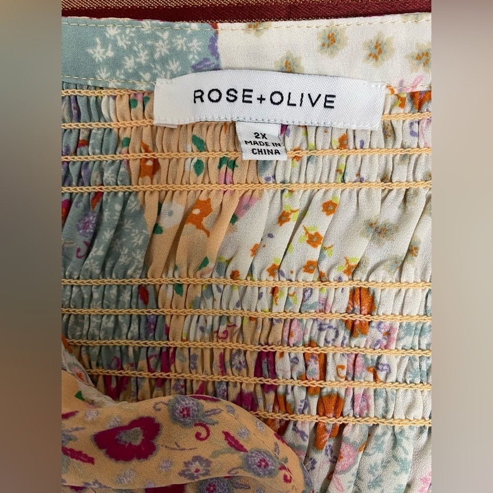 ROSE + OLIVE Floral  Women's Top SIZE 2X - Picture 5 of 7